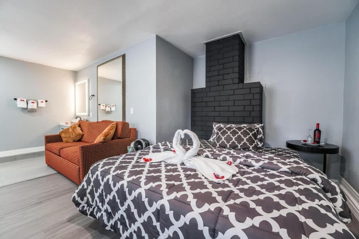 Cozy & Convenient Living Good Time Vegas